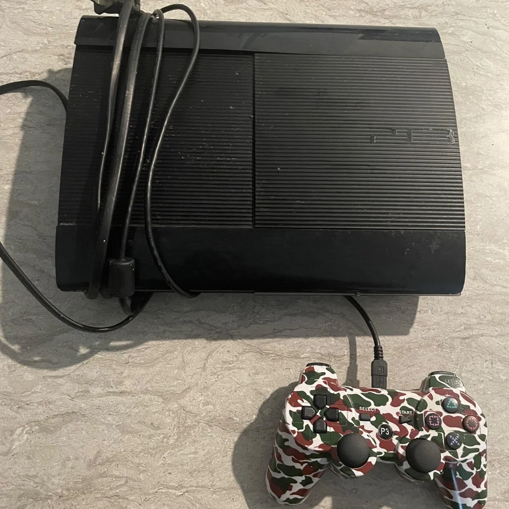 Sony PlayStation 3 Super Slim (Camouflage Controller Included)